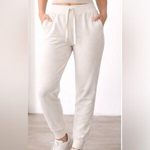 CYRUS Women's Jogger Sweatpants Size Medium - Cream Drawstring Lounge Pants